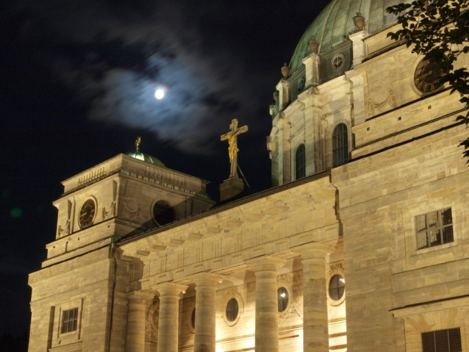 Dom St. Blasien bei Vollmond